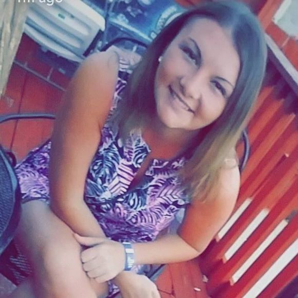 Meet your Posher, Sarah - Picture 1 of 1